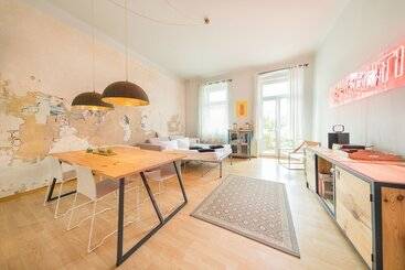 ツーリストアパートメント Apartments In Potsdam West