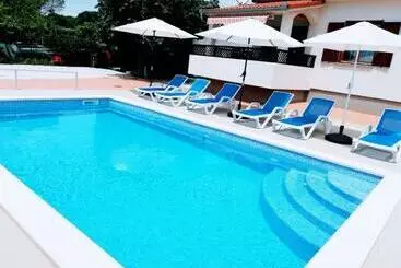 ツーリストアパートメント Apartments Rudez   Pool   Jacuzzi