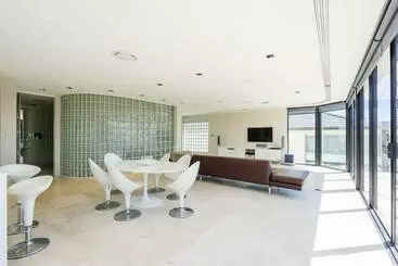 ツーリストアパートメント Luxurious Resort Living House