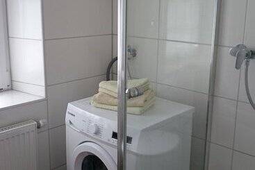 Turistihuoneistot Ferienwohnung Scharenstetterstraße