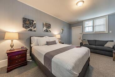 فندق Homestead Inn