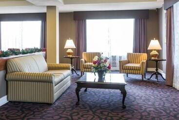 فندق Royal Palms Inn