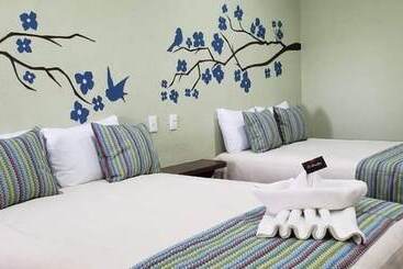 El Cihualteco Hotel Restaurante Bar