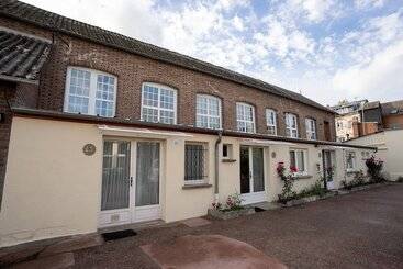 Жильё для туристов La Dimiere   Le Postel   Appartements De Standing En Hyper Centre   Louviers