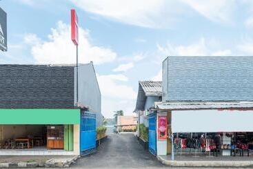 Hotel Oyo 2099 Hz Residence