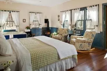 호텔 Inn & Spa At Cedar Falls