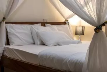 Pension  Muti Entebbe