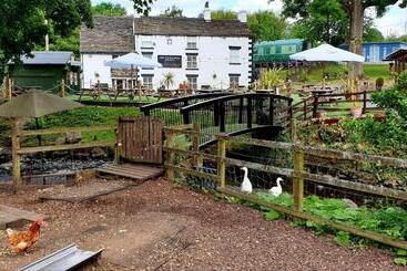 Hotel The Little Mill Inn