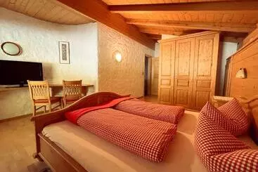 Pensió Schulhaus Tirol