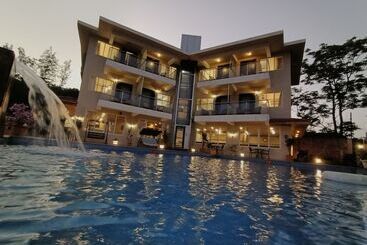 Hotel Bliss County Resort