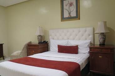 Dreamwave Hotel Lemery