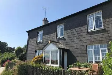 Bed & Breakfast Tregarland Farm