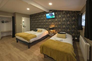 בית מלון כפרי De La Croisee