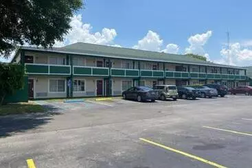 Hotel Inn On The Green Florida