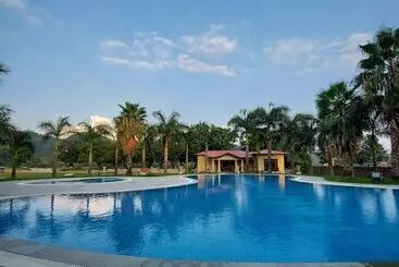 Hotel Nadiya Parao Resort, Corbett