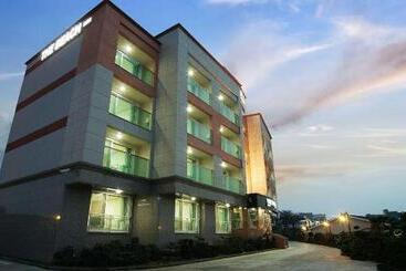 Jeju Thebeach Pension
