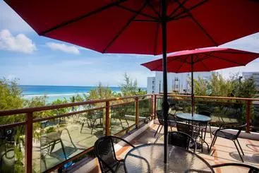 هتل Tropicana Beach & Spa