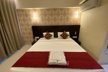 هتل Singh`s By Wb Inn, Vashi, Navi Mumbai