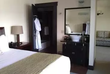 Hotelli Lodge at Noyo River