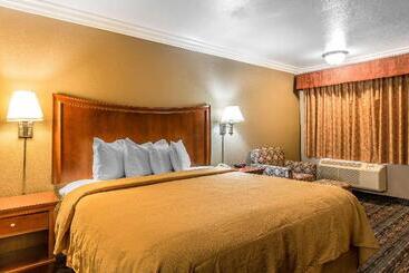 فندق Quality Inn Lake Elsinore I 15