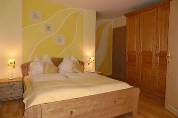 بنسيون Berggasthof Karlbauer