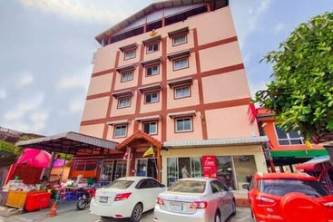 Hotel Baan Yuyuen