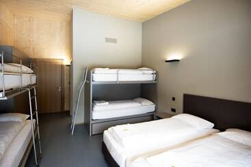 ホテル Campra Alpine Lodge & Spa