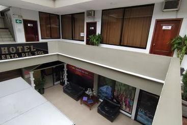 호텔 Puerta Del Sol