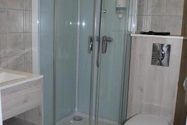 Отель Hôtel Des Voyageurs