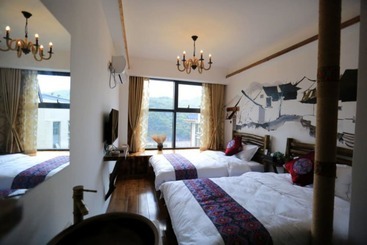 פנסיון Flower House