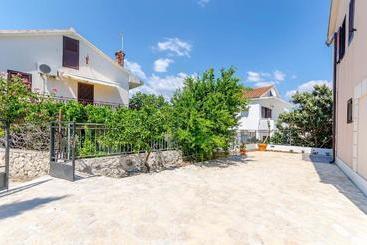 Vakantie-appartementen Villa Alka