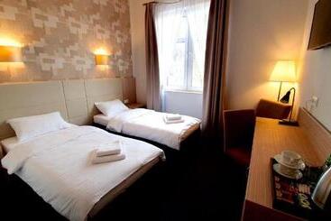 호텔 Nadodrzański Dwór   Nowa Sól