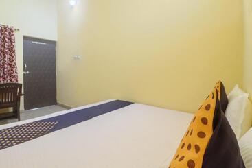 Hotell Spot On 62709 Rainbow