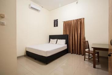 فندق Oyo Life 2091 Aldjafira Homestay Setiabudi Syariah