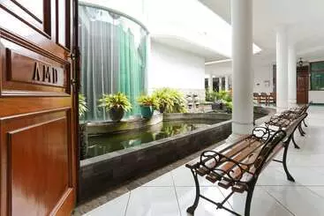 Pension Reddoorz Syariah Near Alun Alun Magelang Bayeman
