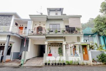 Hotel Villa Pramudya