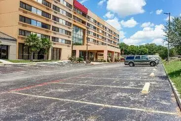 Otel Killeen East Central