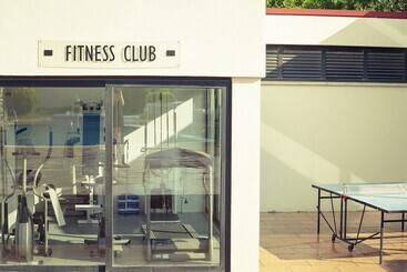 Отель Camping Sènia Riu