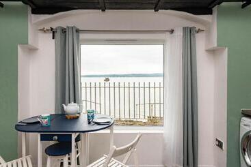 شقق خاصة سياحية Coastguard Boat House On Belfast Lough