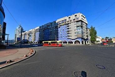 Appartamenti turistici Home4day 2bedroom Flat By Aurora Cruiser