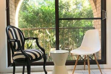 Жильё для туристов Spacious 3 Bedroom Apartment 20 Min To The Cbd