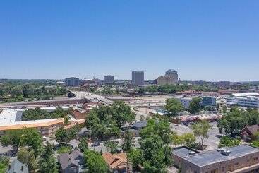 کلبه The Coffee Loft Above A Cafe Walk To Dwntn