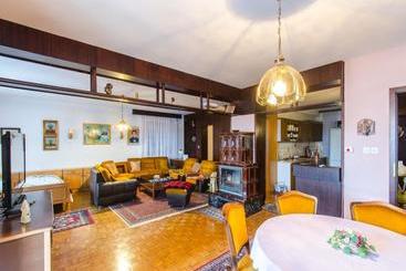 آپارتمان‌های توریست‌ها Apartments Desa