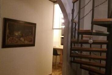 膳宿费 Prenoćište Kastel