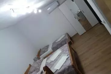 ペンション Prenoćište Kastel