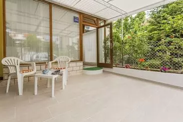 Turistihuoneistot Studio Leon Sara