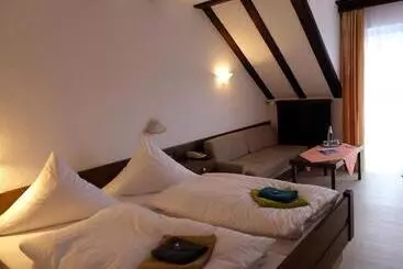 Hotel Pension Gasthof Zum Lamm