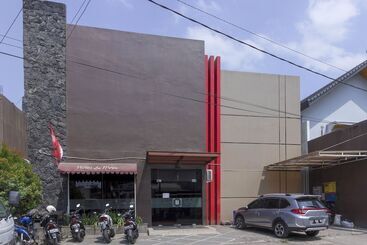 فندق Reddoorz At La Mega Near Pasar Pagi Cirebon