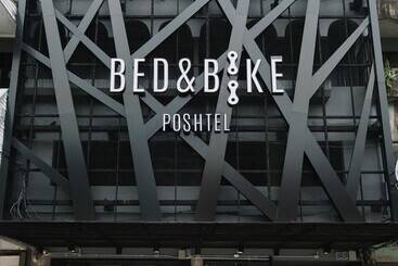 هتل Bed & Bike Hostel