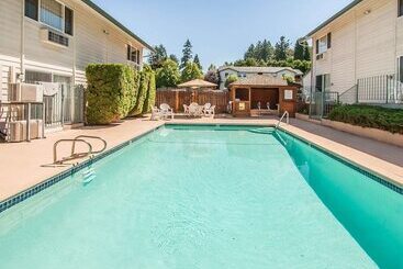 호텔 Quality Inn & Suites Vancouver Hazel Dell